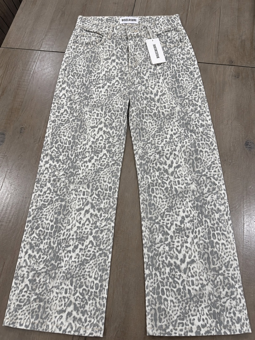 Disclosure Leopard Print Straight Leg Jeans Size 28 NWT Gray White High Rise
